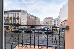 Apartament w Sercu Krakowa z Dwoma Sypialniami by Rent like home