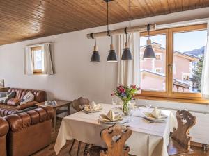 Apartment Chesa Primula by Interhome