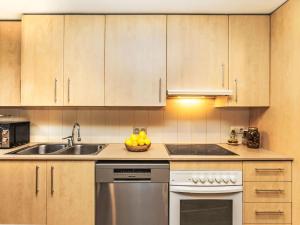 Apartment Les Aigües by Interhome