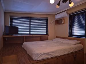 2L Nam mountain view Myundon