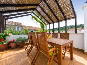 Shisha Stone House