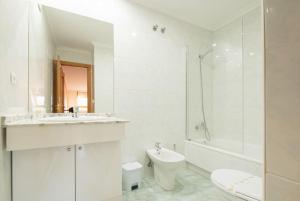 Primera Linea de Playa Samil Costa con Garaje Incluido