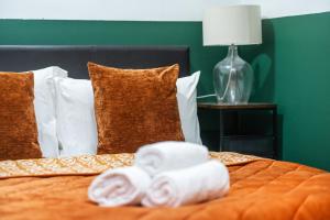 Cosy 1Br Relocation Contractors Family with parking