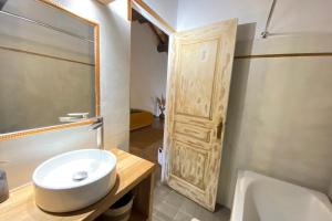 84B6 - Loft in charming 18th century farmhouse