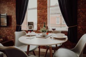 Elegant City Apartment-Sleeps 4-Sofa Bed- Free Parking