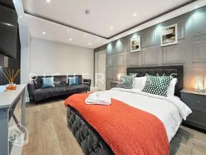 Leyton Guest Rooms - Rooms and Amenities - Chingford