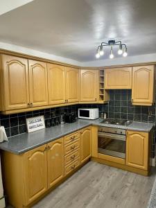 Modern 5 bedroom house - Enfield