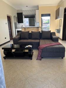 Jemmy's cozy apartment bukoto
