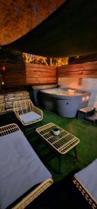 Maison Plus Belle La Nuit avec jacuzzi privé