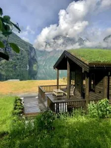 Cabin by the fjord - Geiranger