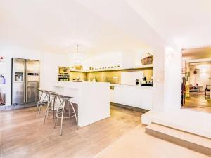 Apartment Villa La Romane by Interhome