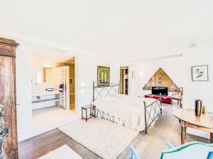 Apartment Villa La Romane by Interhome