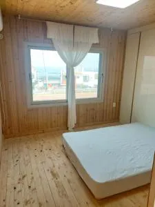 Baby's Breath Pension - Samgong-ni