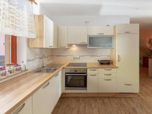 Apartment Pr Kavač by Interhome