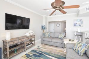 Silver Beach Towers E504