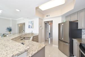 Silver Beach Towers E504