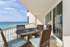 Silver Beach Towers W1004