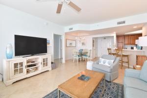 Silver Beach Towers W1402