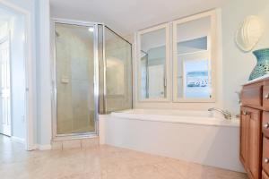 Silver Beach Towers W1402