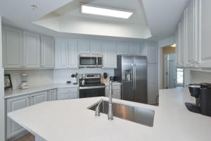 Silver Beach Towers W1403