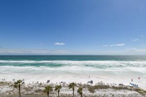 Silver Beach Towers E703