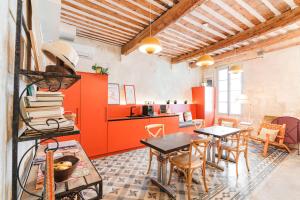 B&B / Chambres d'hotes Le Petit Avignon - chambres & appartement a deux pas du Pont d-Avignon et du Palais des Papes : photos des chambres