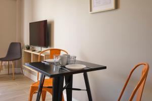 Au Céladon Parking gratuit, WIFI, Terrasse, Piscine