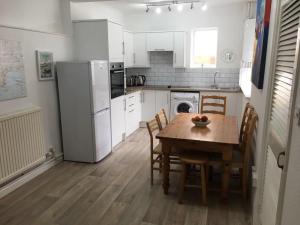 Edward Street, Tenby, 4 bed, 8 adults, 2 children
