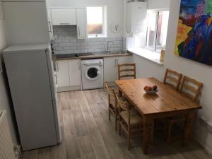 Edward Street, Tenby, 4 bed, 8 adults, 2 children