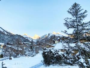 Chalet LAlpage by Interhome