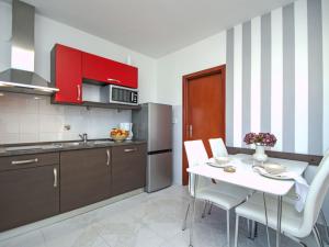 Apartment Aquanur-5 by Interhome