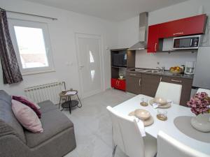 Apartment Aquanur-5 by Interhome