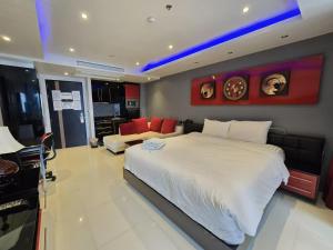 Absolute Bangla Jacuzzi Suites Condo