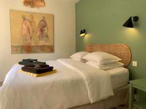 Le Domaine de lAiguille Alpilles, Eygalières, Saint Rémy de Provence