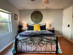 Master Suite in shared home - 5 min Drive to Frost Bank Center - Elmendorf