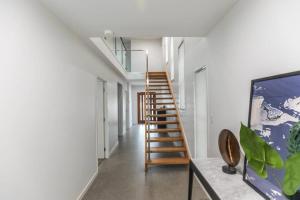 Belle Vista - Luxury Canal Front Home near Theme Parks with Pool