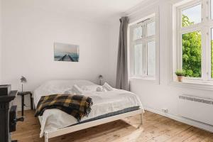 Dinbnb Homes I Idyllically Located 4-Bedroom Home