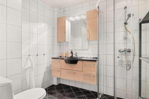 Dinbnb Homes I Idyllically Located 4-Bedroom Home