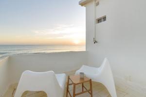 Beach front right on the Sand Luxury semi-detached 3 bed Villa