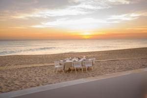 Beach front right on the Sand Luxury semi-detached 3 bed Villa