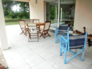 Maisons de vacances Maison charmante a Mimizan avec vue sur jardin et terrasses : photos des chambres
