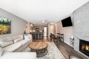 Tee Time on Valleyway Drive