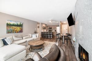 Tee Time on Valleyway Drive