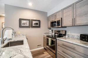 Tee Time on Valleyway Drive