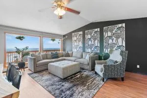 Mountain & River View - Spacious - Modern Home! - 伍德兰