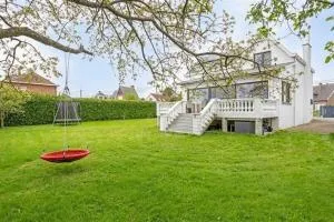 The Beautiful White House - Nossegem