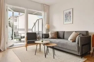 Dinbnb Apartments I City Oasis, workspace & elevator! - Nygård