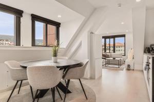 Dinbnb Apartments I Penthouse 250m From City Center I Privat Balcony