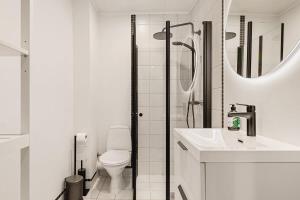 Dinbnb Apartments I Penthouse 250m From City Center I Privat Balcony