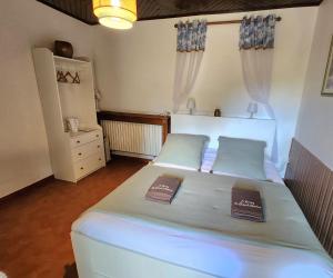 B&B / Chambres d'hotes Le Barry du Grand Chemin : Chambre Familiale avec Terrasse 